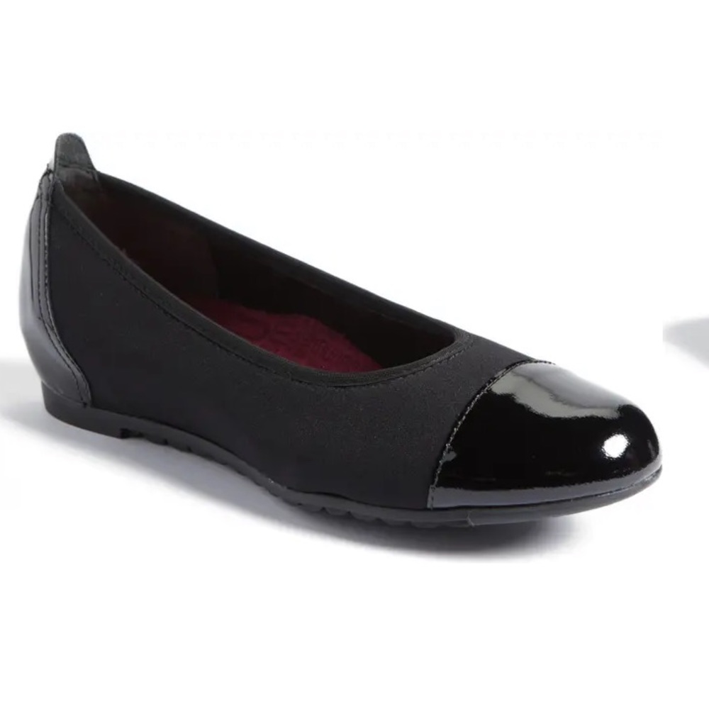 Munro Henlee Cap Toe Flat - size 11N